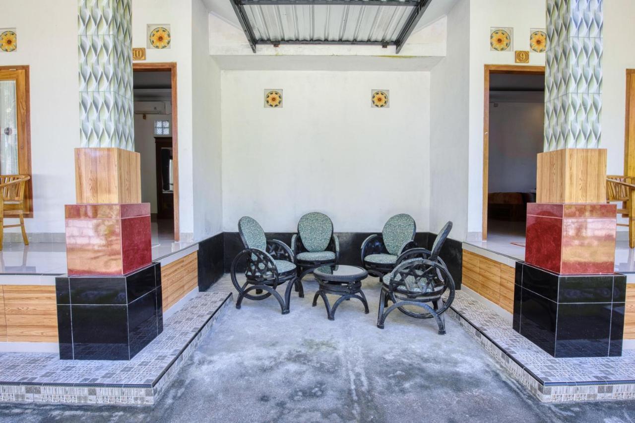 Coconut Hill Cottage Batununggul Exterior photo