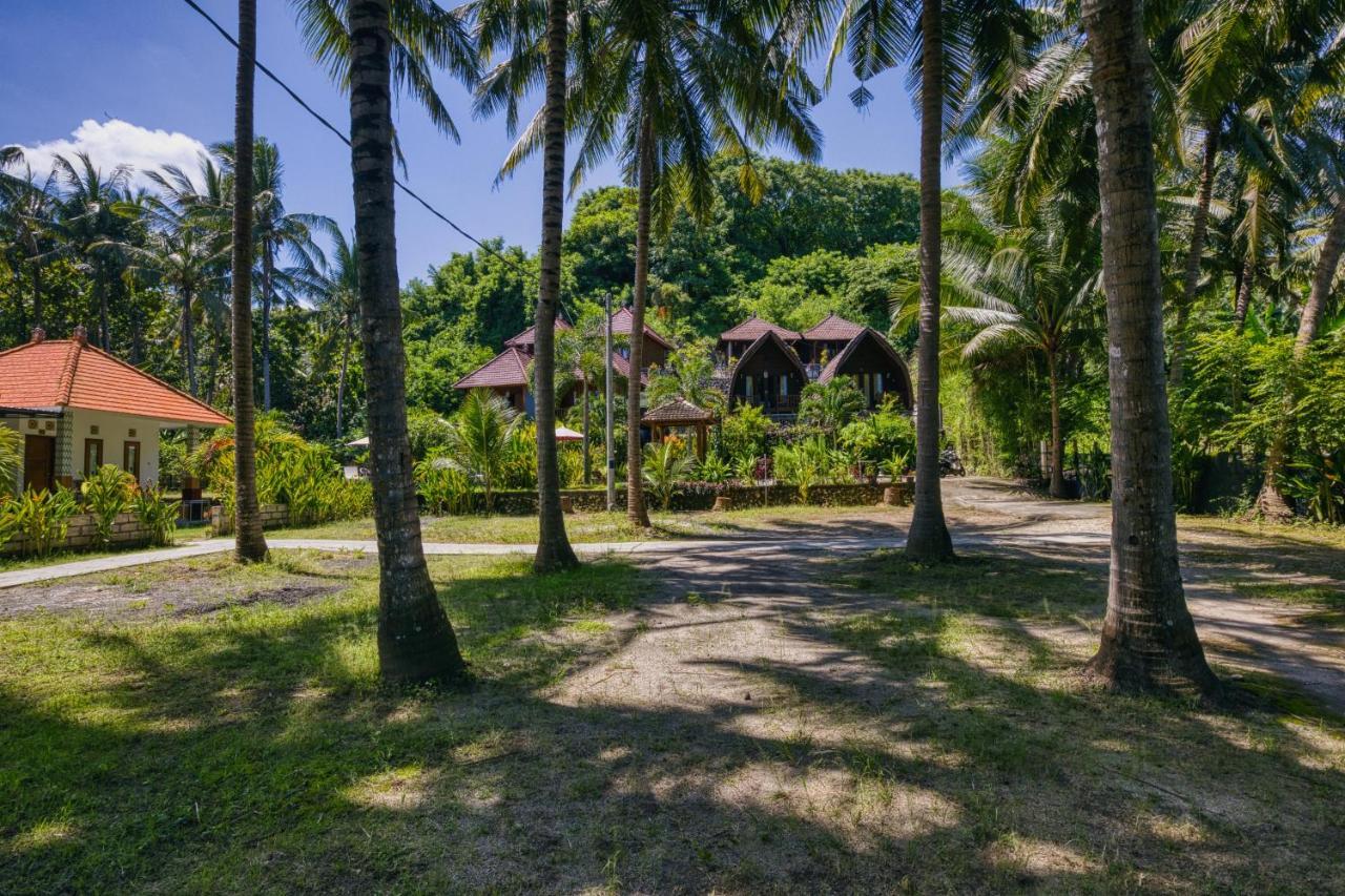 Coconut Hill Cottage Batununggul Exterior photo