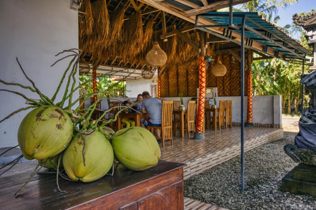 Coconut Hill Cottage Batununggul Exterior photo