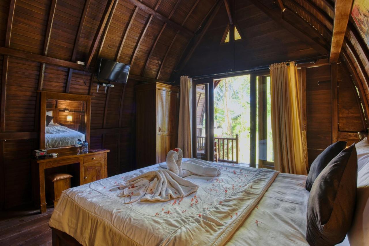 Coconut Hill Cottage Batununggul Exterior photo